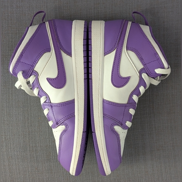 Nike Air Jordan 1 Mid Purple Venom, size 3Y - Picture 3 of 7
